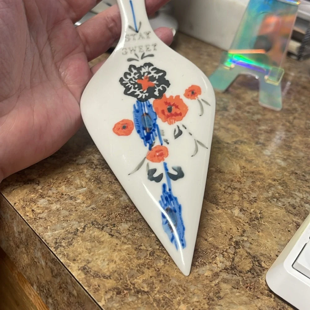 Anthropologie Handpainted Lucerne Cake Server